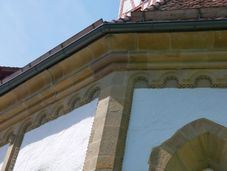 Lisenenfries der Urbanskirche in Unterlimpurg