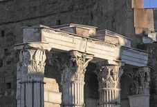 Detail der Kapitelle des Mars-Ultor-Tempels