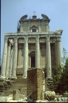 Tempel des Antoninus und der Faustina
