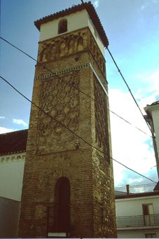 Minarett der Dorfkirche von Archéz