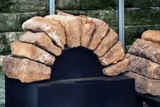 Rundbogen von zwei Turmfenstern